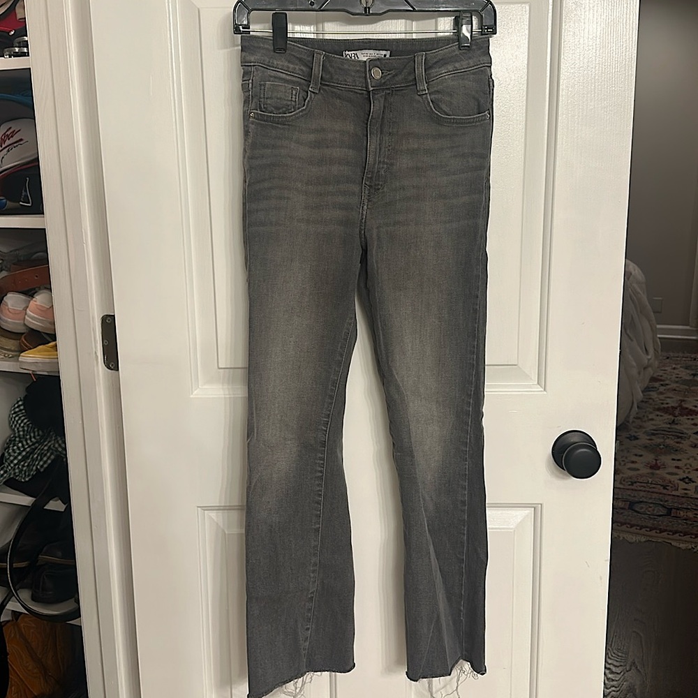 Zara women’s hi-waisted bootcut/flare size 2